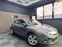 Renault Mégane - 1.4 TCe Dynamique navi cruise Pdc Keyless Trekhaak Zeer nette Auto