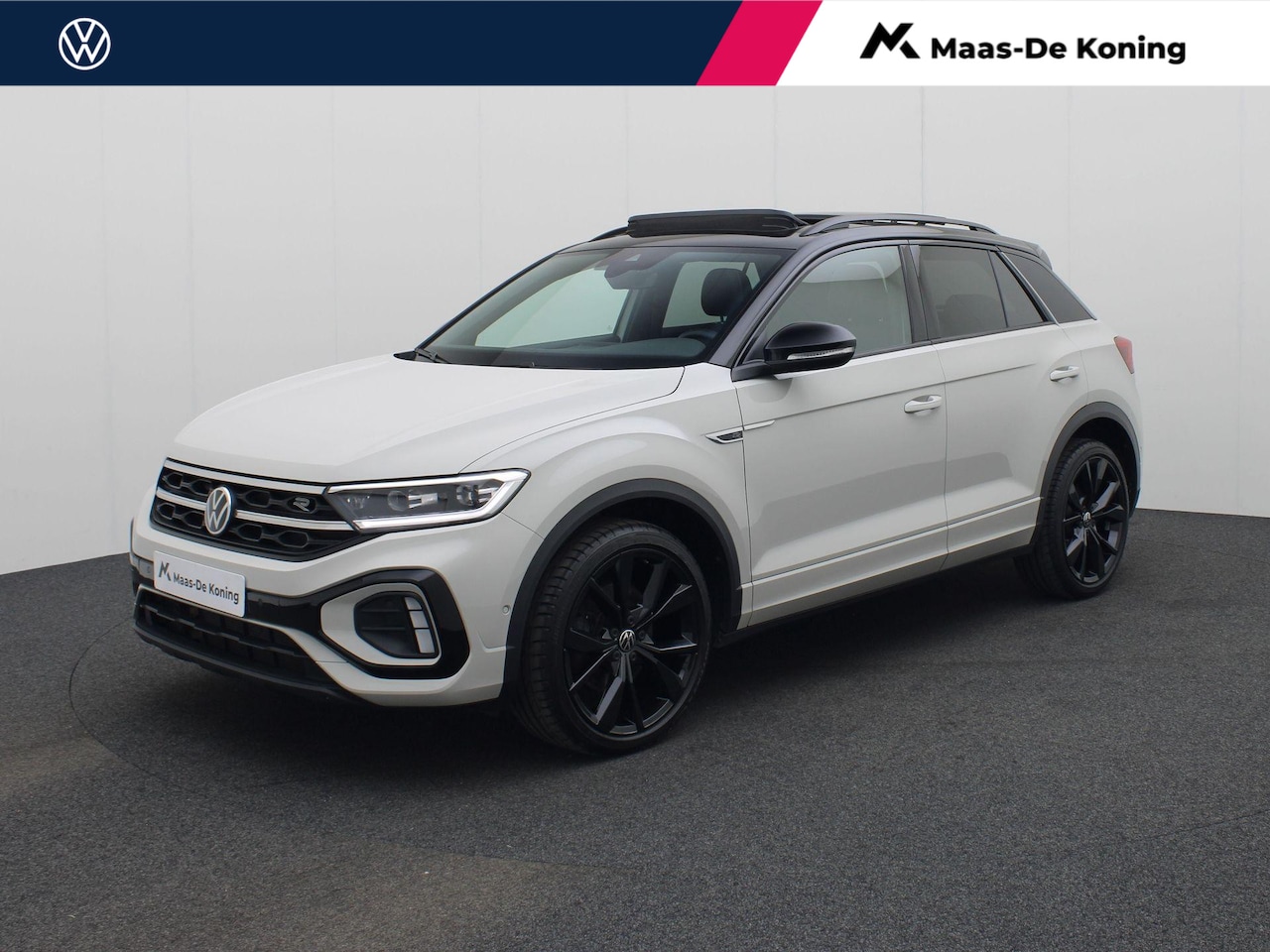 Volkswagen T-Roc - 1.5TSI/150PK R Line Blackstyle DSG · Panoramadak · Trekhaak · Camera + parkeersensoren Gar - AutoWereld.nl