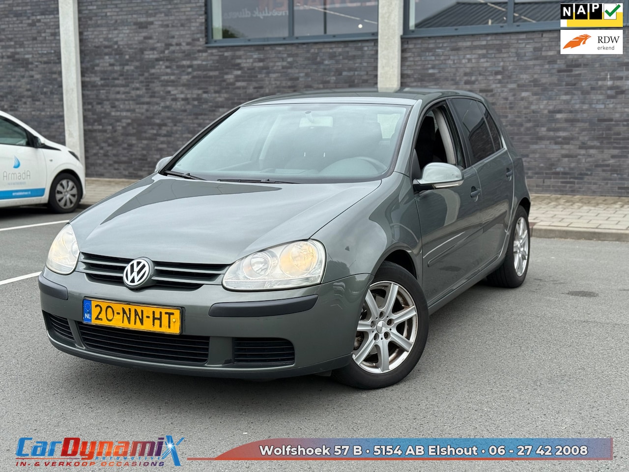 Volkswagen Golf - 1.6 FSI Trendline // Cruise // Airco // Rijd schakelt perfect! // Multimedia Scherm - AutoWereld.nl
