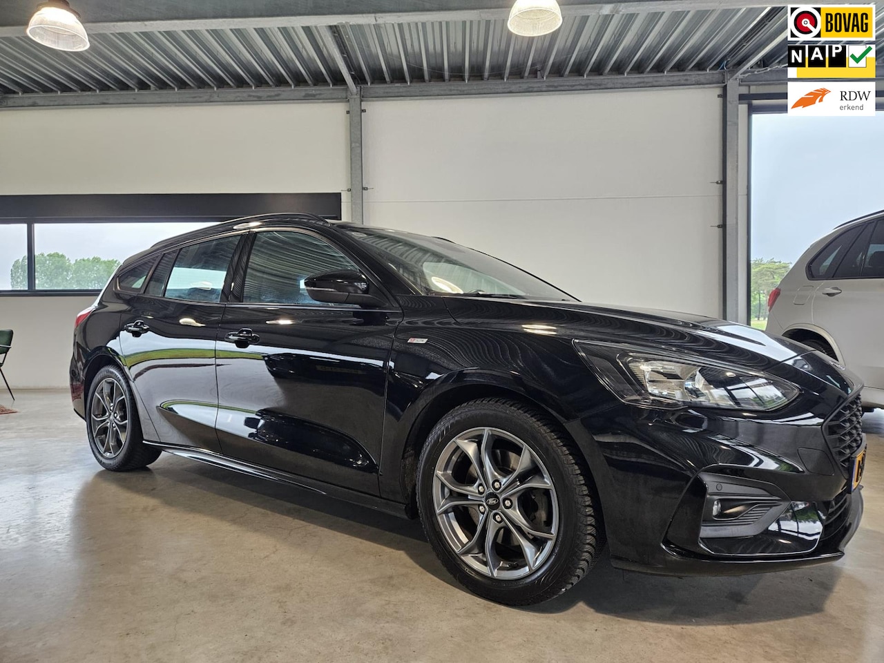Ford Focus Wagon - 1.0 EcoBoost ST Line Business 1.0 EcoBoost ST Line Business - AutoWereld.nl