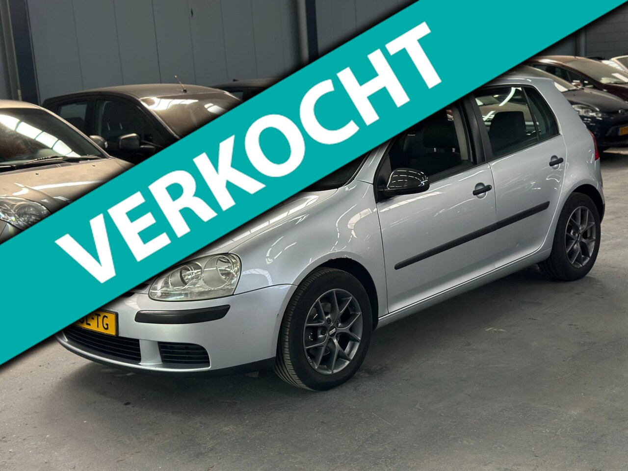 Volkswagen Golf - 1.6 FSI Turijn Nieuwe APK Trekhaak 6 Bak - AutoWereld.nl