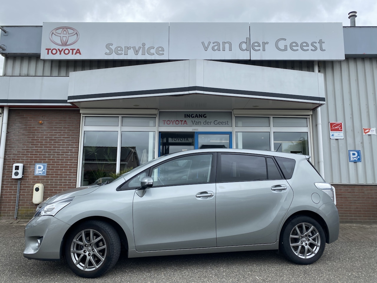 Toyota Verso - 1.8 VVT-i Business 1.8 VVT-i Business - AutoWereld.nl