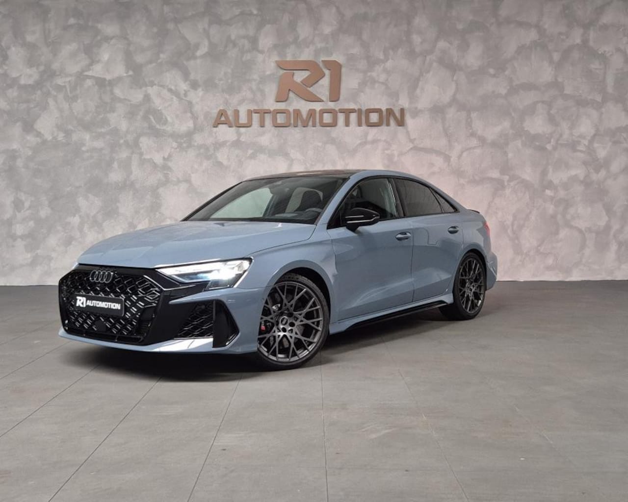 Audi RS3 - 2.5 TFSI quattro 2025 Sedan|400PK|FACELIFT|KEYLESS|CAMERA|PANO|VIRTUAL|SONOS|Nieuwstaat - AutoWereld.nl