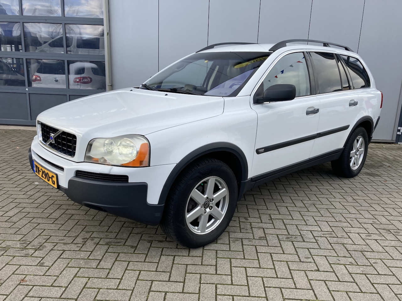 Volvo XC90 - 2.5 T Momentum 5p. Youngtimer | BTW auto | Automaat | Trekhaak | Leer | Navigatie - AutoWereld.nl