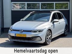 Volkswagen Golf - 1.5 eTSI Style Pano, Virtual, Navi, Stoelverwarming, Memorystoel, NAP