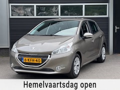 Peugeot 208 - 1.2 VTi Envy Trekhaak, Navi, Cruise, Climate Control, PDC, NAP