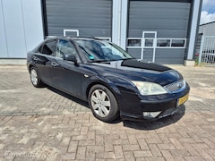 Ford Mondeo - 2.0-16V Platinum | Trekhaak | Half leder