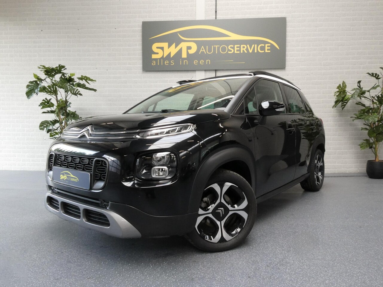 Citroën C3 Aircross - 1.2 PureTech Shine | Pano | Leer | Navi | Cam | Hud - AutoWereld.nl
