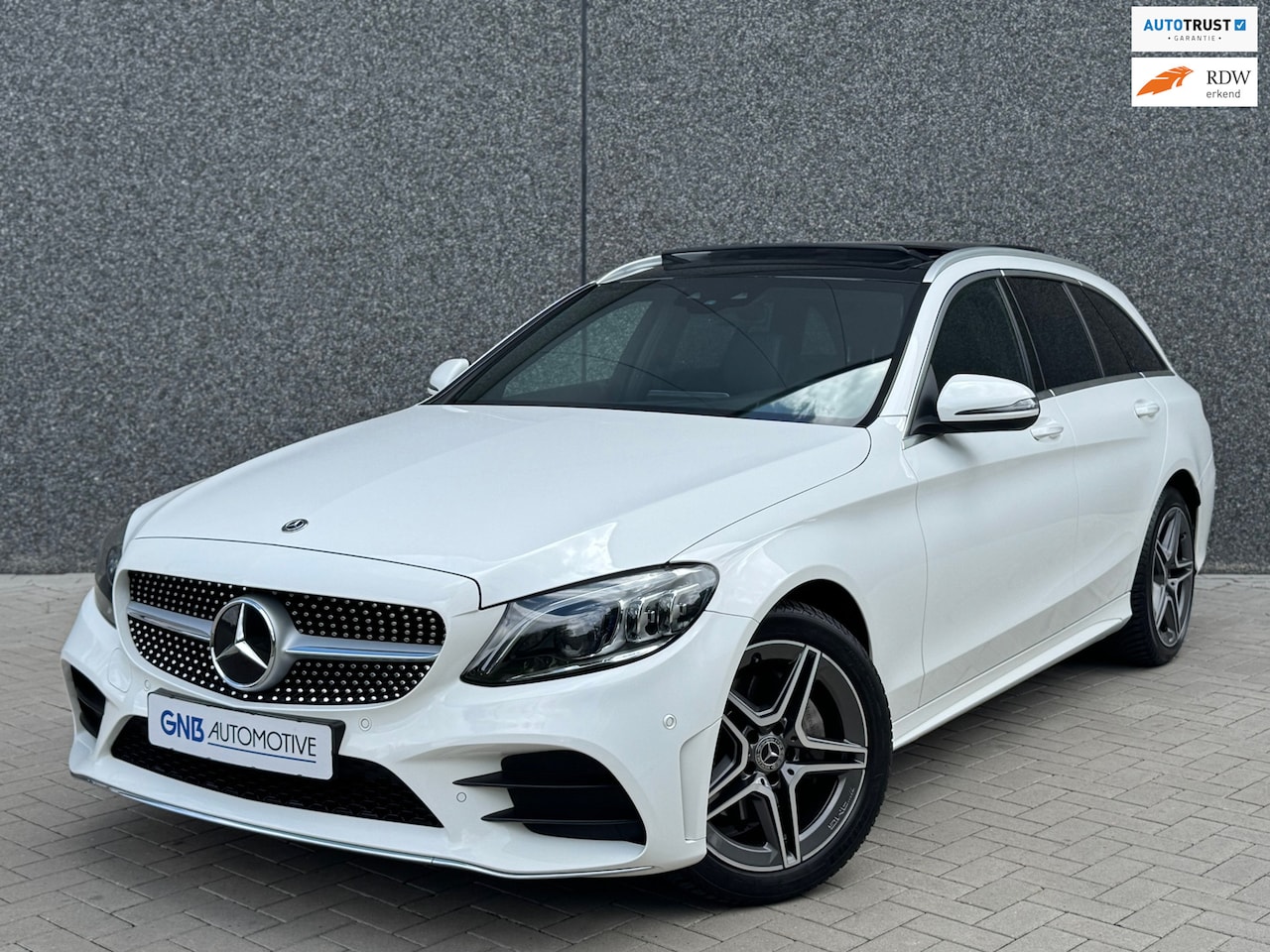 Mercedes-Benz C-klasse - C200 AMG 4matic | Pano | Dodehoek assist | Lane assist | Sfeerverlichting | Carplay | DAB - AutoWereld.nl
