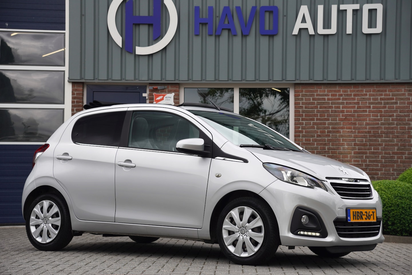Peugeot 108 - 1.2 Puretech Allure 1.2 Puretech Allure, Airco, Cabriolet - AutoWereld.nl