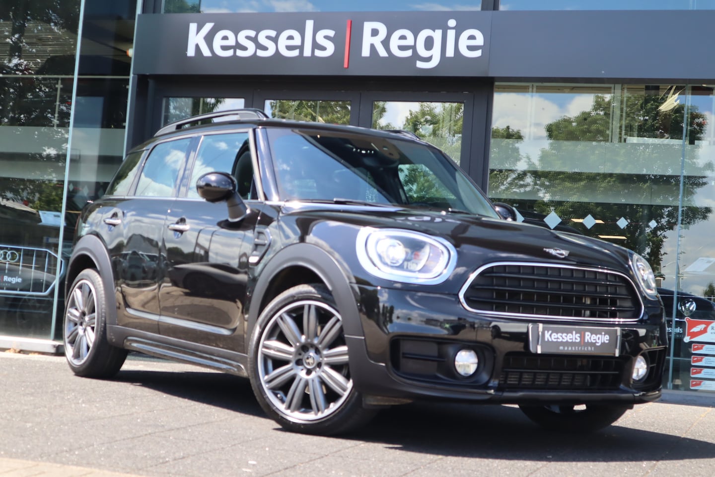 MINI Countryman - Mini 1.5 Cooper Business Edition Pano Navi Led 19" - AutoWereld.nl