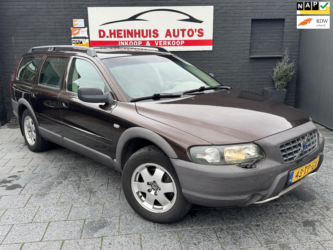 Volvo V70 Cross Country - 2.4 T TURBO AUTOMAAT. 4X4 - AutoWereld.nl