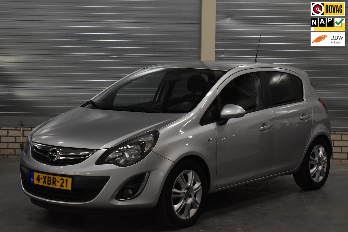 Opel Corsa - 1.2-16V BlitZ + Navigatie|Bluetooth|Cruise Control|Parkeersensoren|Trekhaak|| - AutoWereld.nl