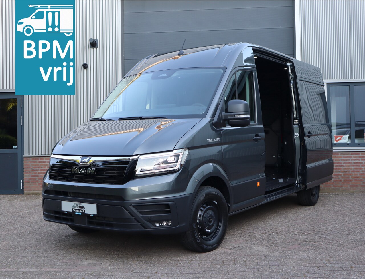 MAN TGE - 3.180 Aut. Commander, Facelift, Stuur- en stoelverw., L3H3, 2X Schuifdeur, ACC - AutoWereld.nl
