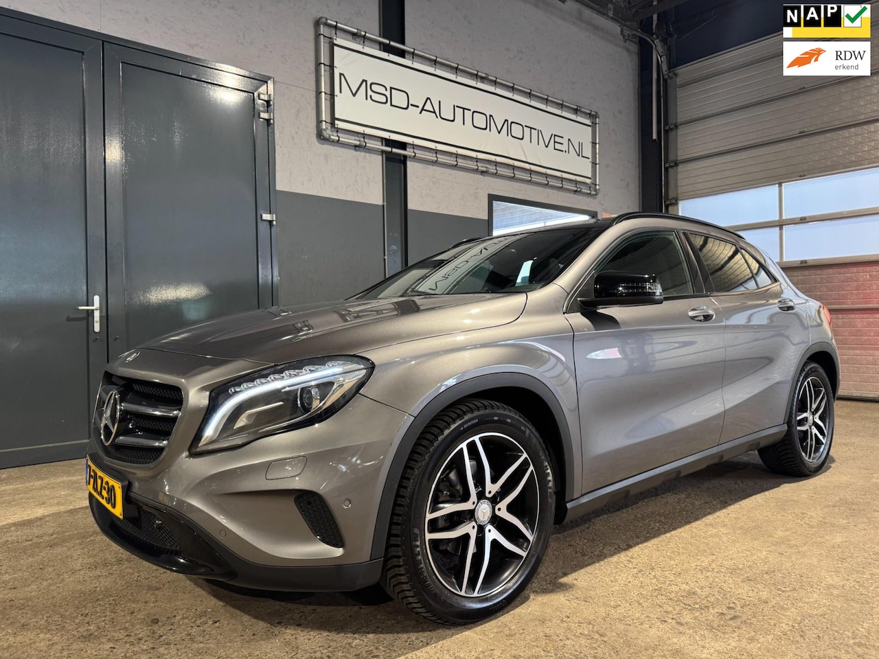 Mercedes-Benz GLA-Klasse - 200 Ambition Panormadak 1e Eigenaar Onderhouden NAP - AutoWereld.nl