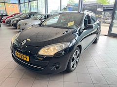 Renault Mégane Estate - 1.4 TCe Bose PDC NAVI TREKHAAK APK 11-25 BJ 2012