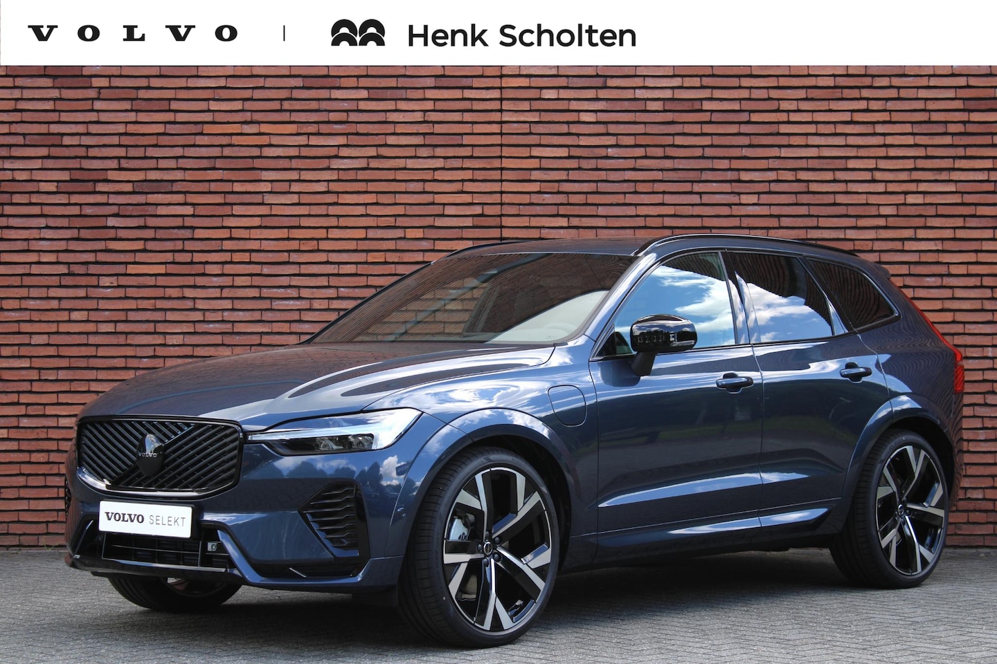 Volvo XC60 - T6 Plug-in hybrid Plus Black Edition | Facelift | 22-inch velgen | Trekhaak Semi Elektrisc - AutoWereld.nl