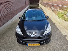 Peugeot 207 - 1.4-16V Color-line