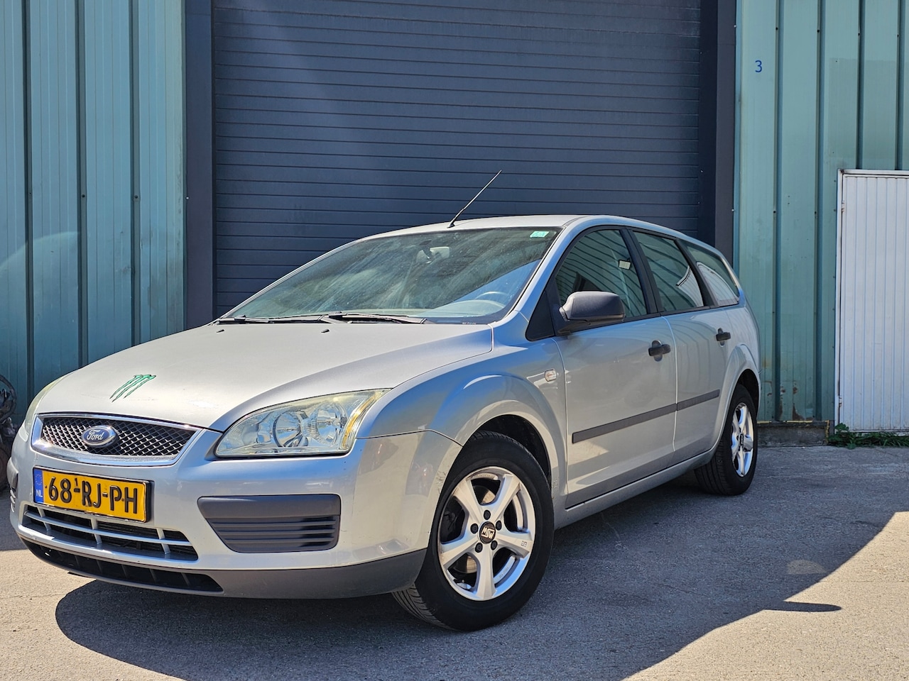 Ford Focus Wagon - 1.6-16V Trend - AutoWereld.nl
