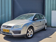 Ford Focus Wagon - 1.6-16V Trend