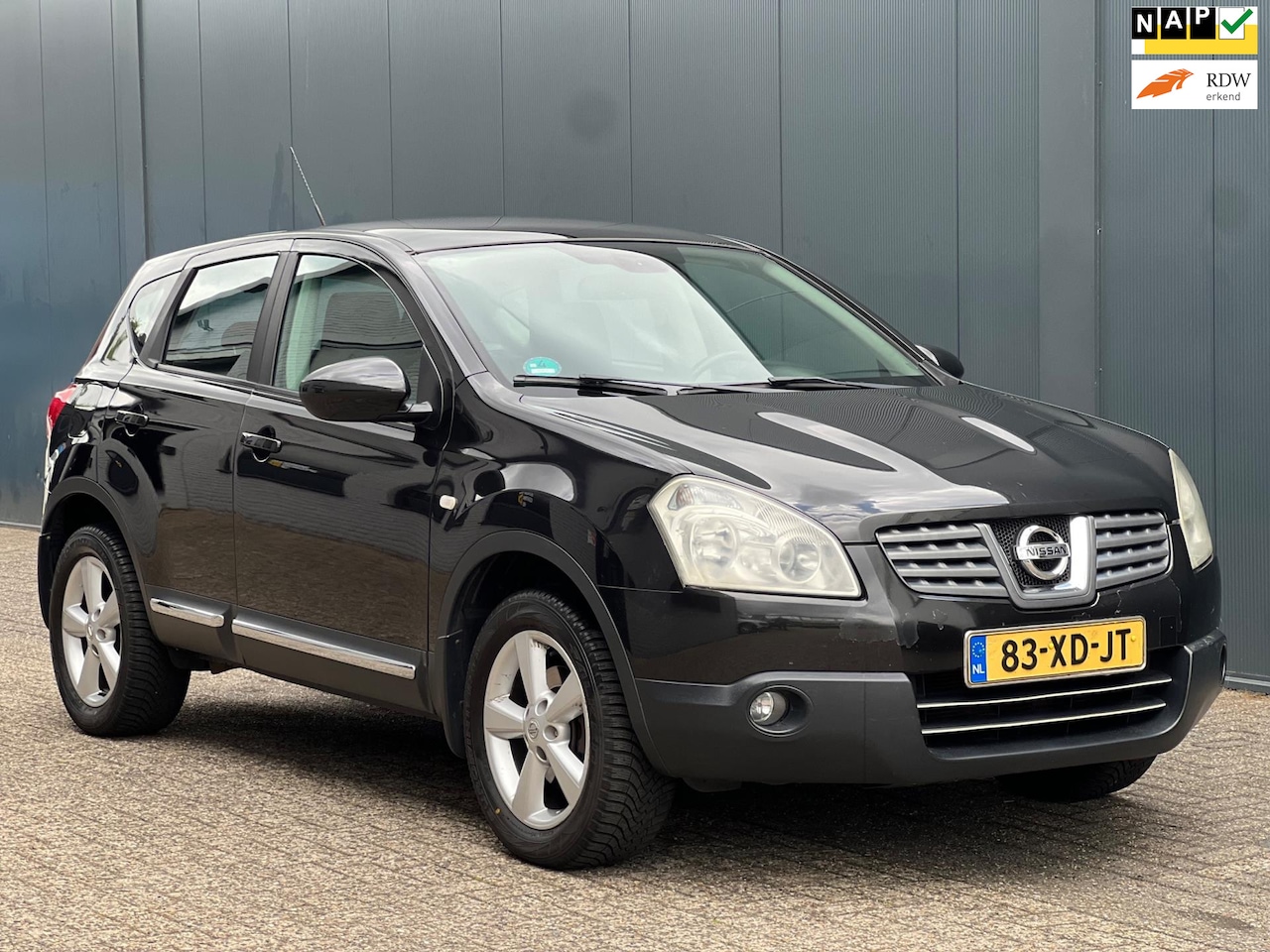 Nissan Qashqai - 2.0 Tekna Pano|Trekhaak|Boekjes|Keyless - AutoWereld.nl