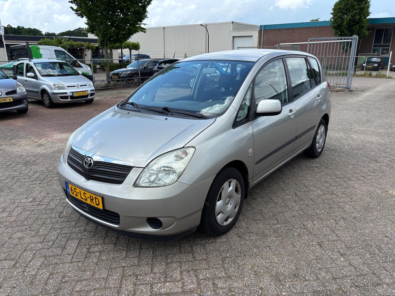 Toyota Corolla Verso - 1.8 VVT-i Linea Terra AIRCO APK 5,2026-2500E - AutoWereld.nl