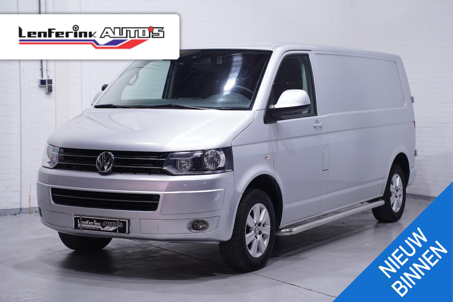 Volkswagen Transporter - 2.0 TDI L2H1 140pk airco cruise navi camera 1e eigenaar etc - AutoWereld.nl