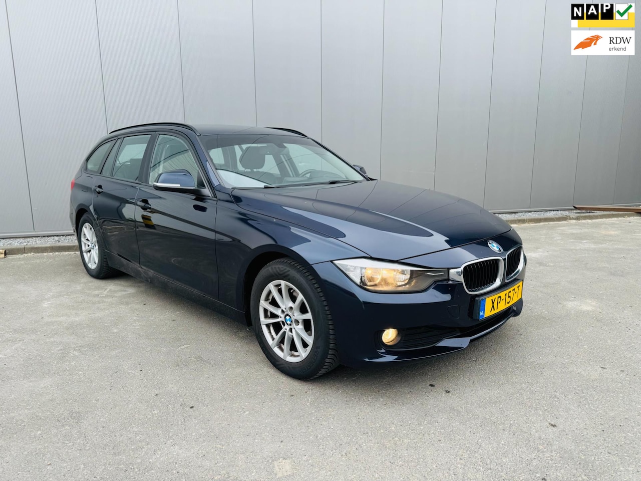 BMW 3-serie Touring - 318d High Executive leder navi clima - AutoWereld.nl