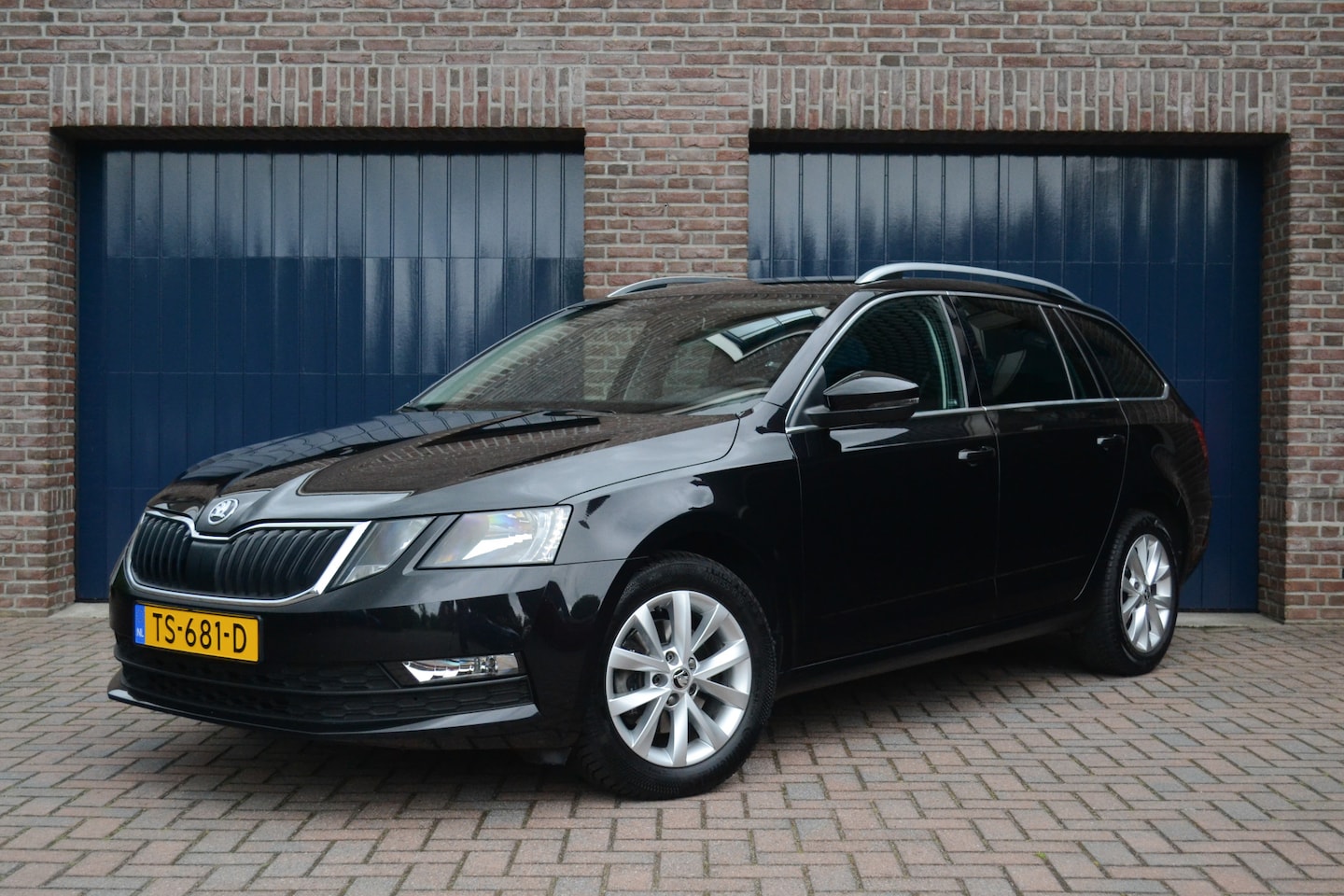 Skoda Octavia Combi - 1.0 TSI Automaat Greentech Ambition Business | Carplay/Android Auto | Adaptive Cruise | Na - AutoWereld.nl