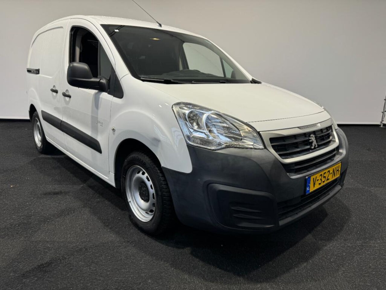 Peugeot Partner - Partner L1H1. 1.6 HDi 75 Apk 2026. Airco - AutoWereld.nl