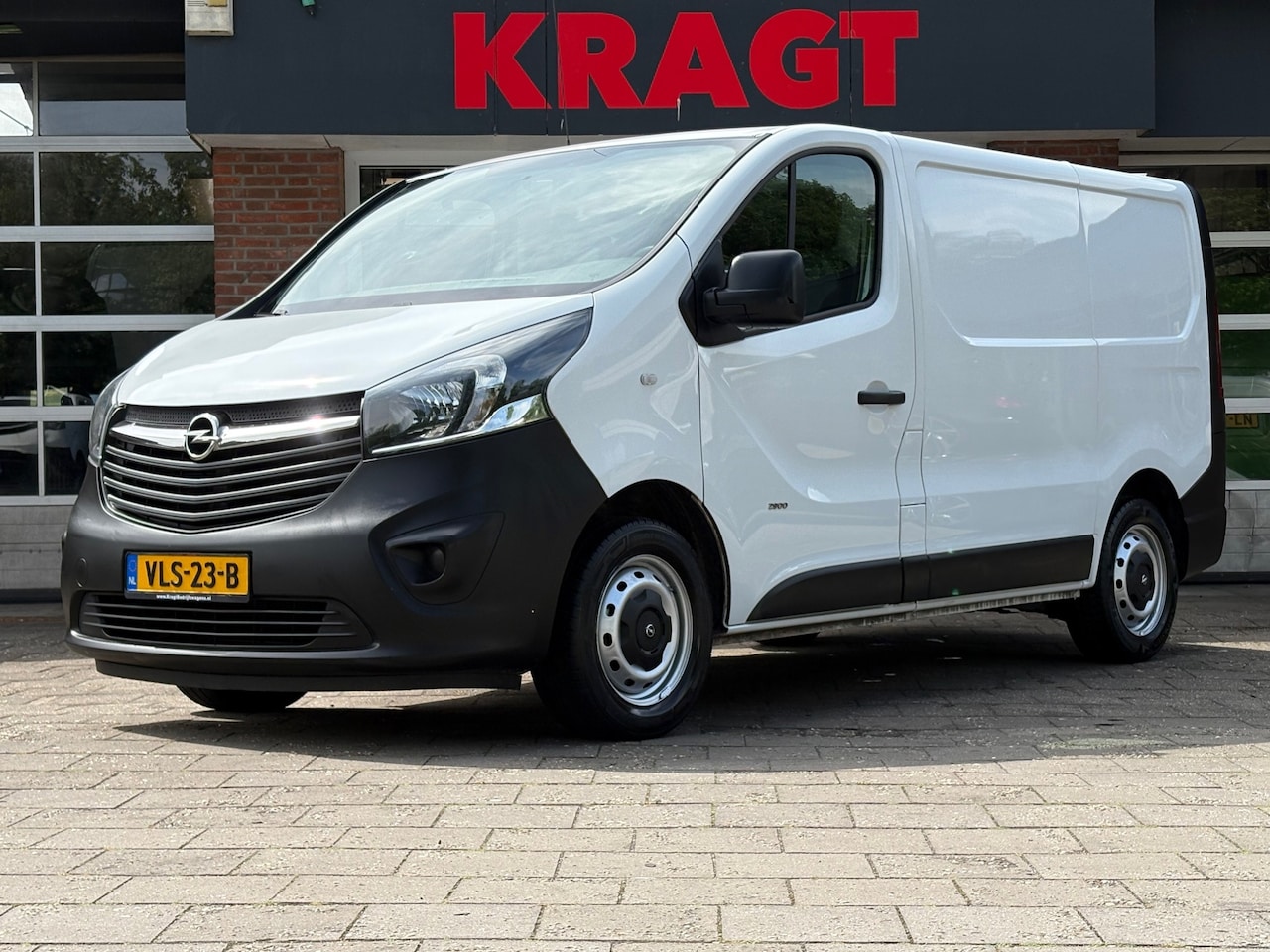 Opel Vivaro - 1.6 CDTI L1H1 Sport EcoFlex 1.6 CDTI L1H1 Sport EcoFlex, EURO6, 1e EIG, airco, cruise control, bluetooth, stoelverwarm - AutoWereld.nl