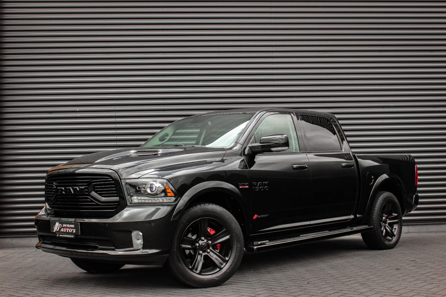 Dodge Ram 1500 - 5.7 V8 CREW CAB 400PK 2018 SPORT 114DKM JB-EDITON / ALPHINE / 4X4 / 400PK / NAVIGATIE / FU - AutoWereld.nl