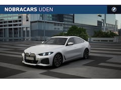 BMW i4 - eDrive35 Gran Coupé M Sport / Achteruitrijcamera / Adaptieve LED / Comfort Access / Active