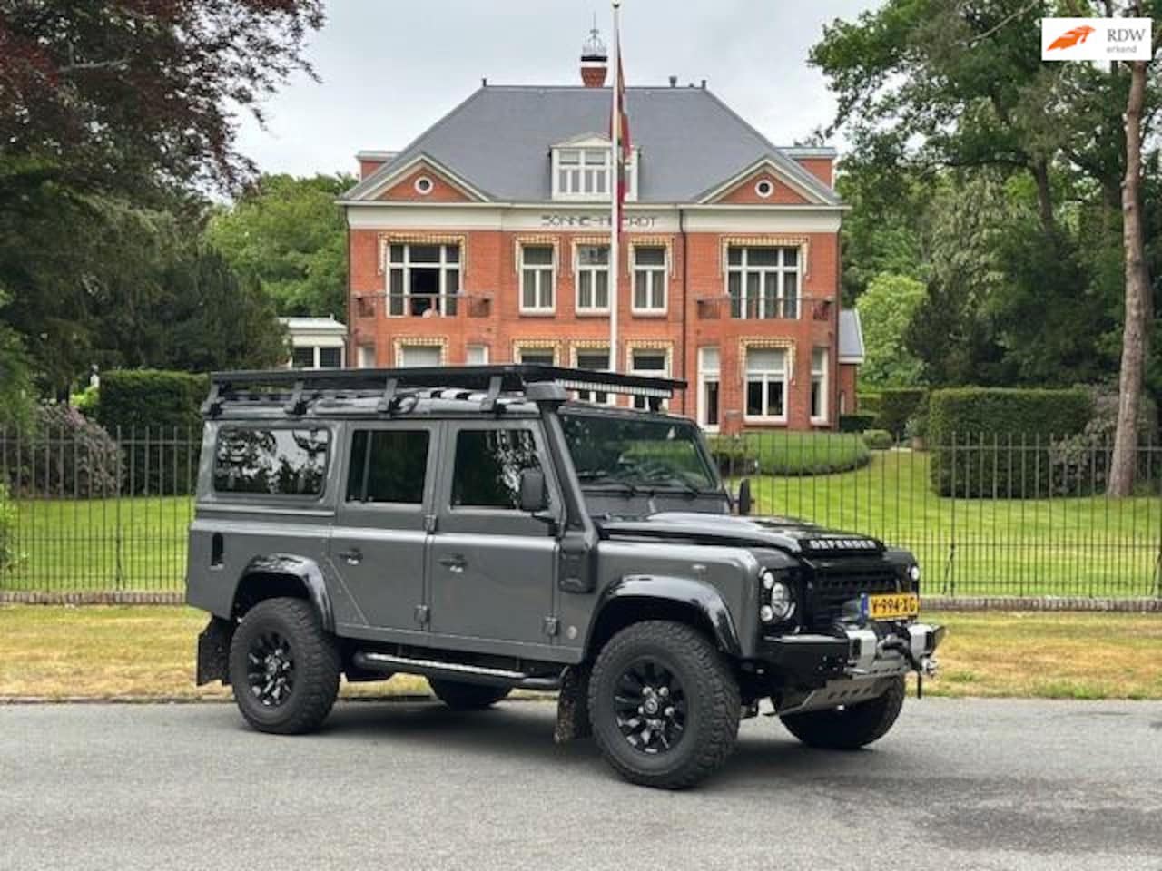 Land Rover Defender 110 - 2.2 D SW 110" Adventure Edition - AutoWereld.nl
