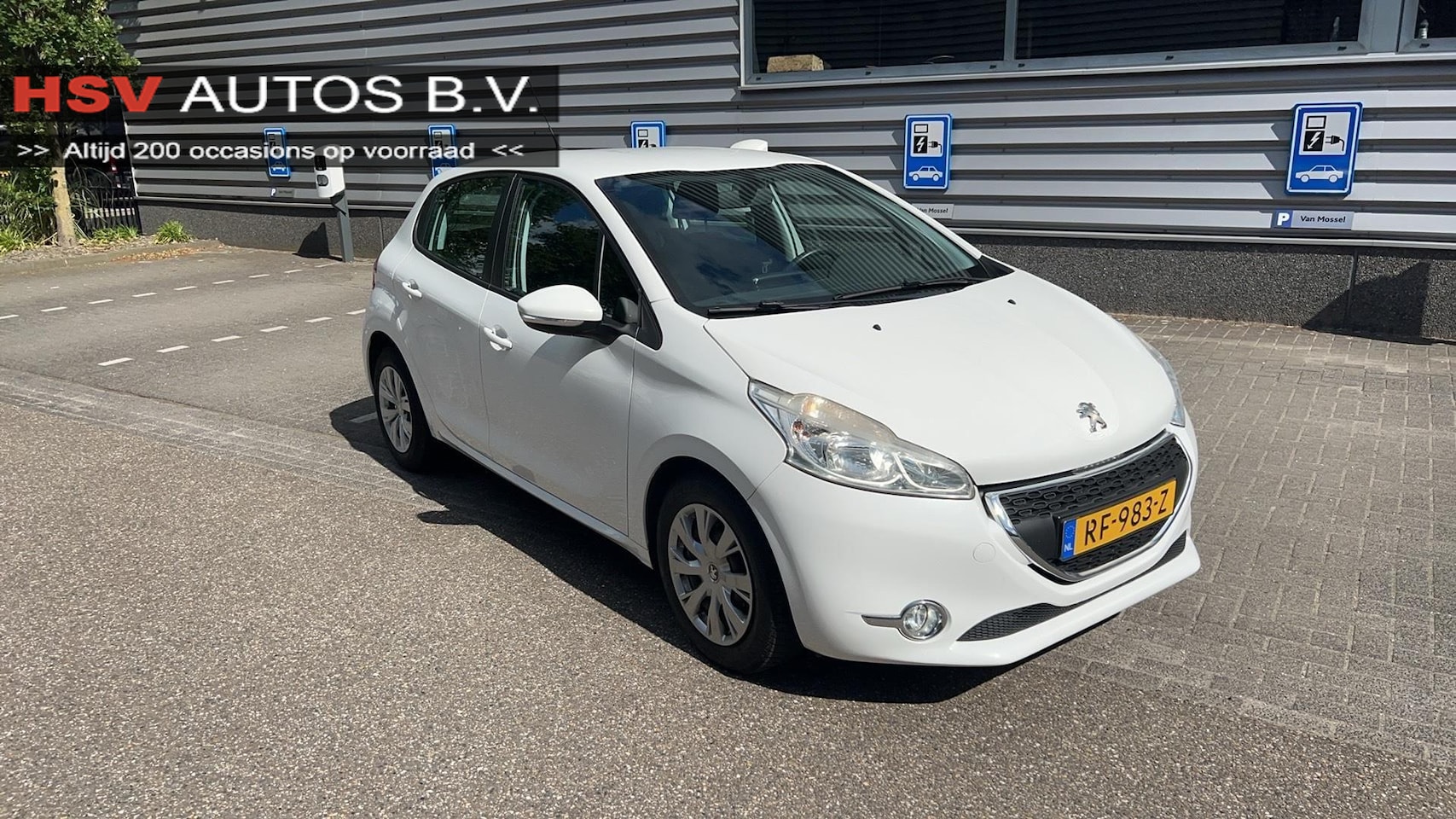 Peugeot 208 - 1.2 VTi Blue Lease navi airco 4-deurs - AutoWereld.nl