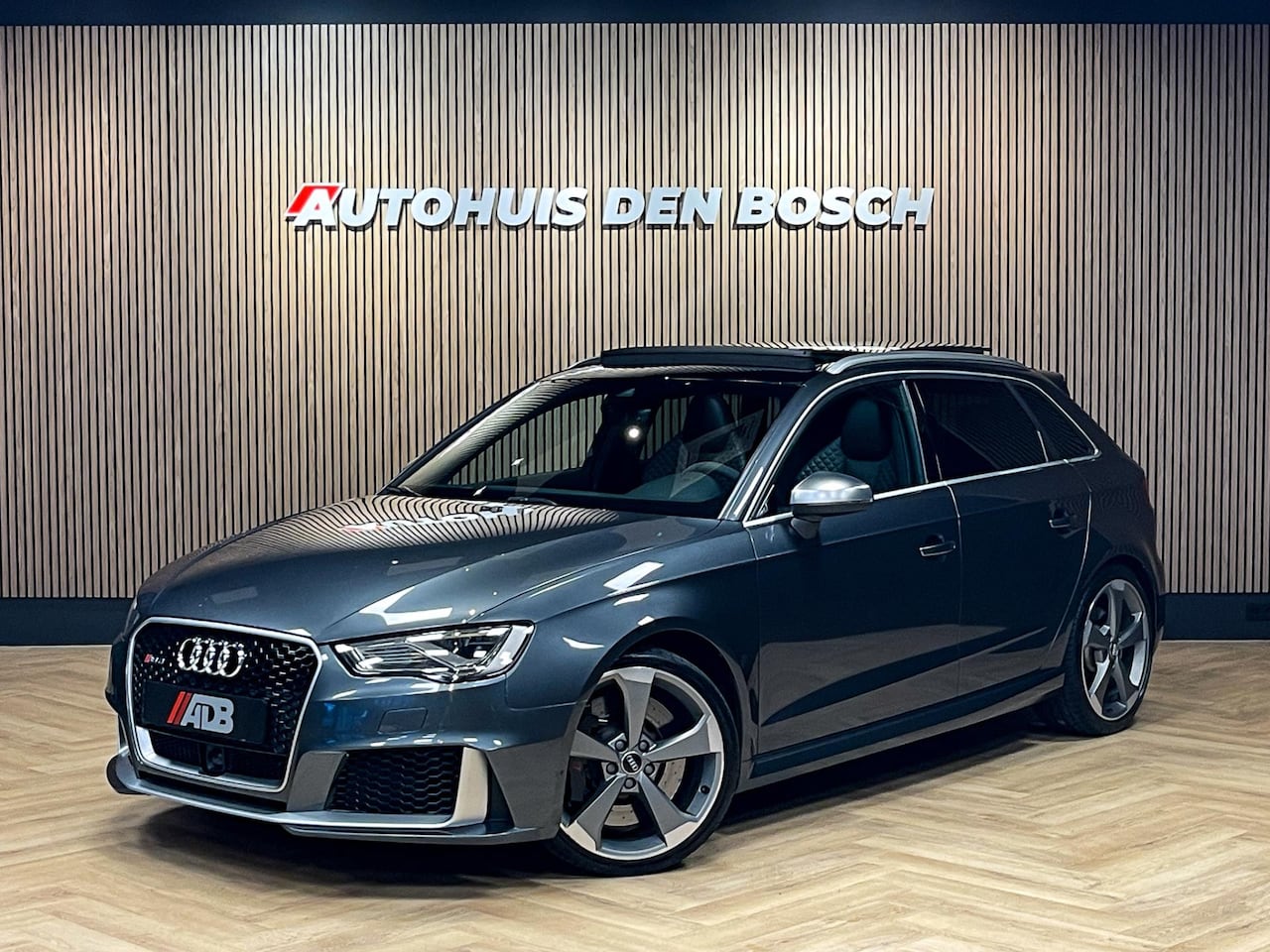Audi RS3 - Sportback 2.5 TFSI Quattro Pro Line Plus - Pano - AutoWereld.nl