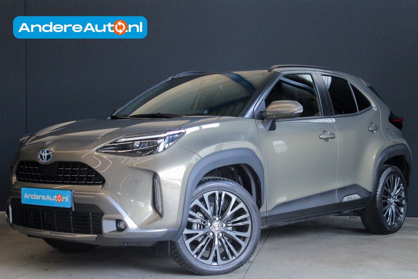Toyota Yaris Cross - 1.5 Hybrid Adventure AWD |elek. klep|HUD|stoel/stuurverwarming|ACC| - AutoWereld.nl