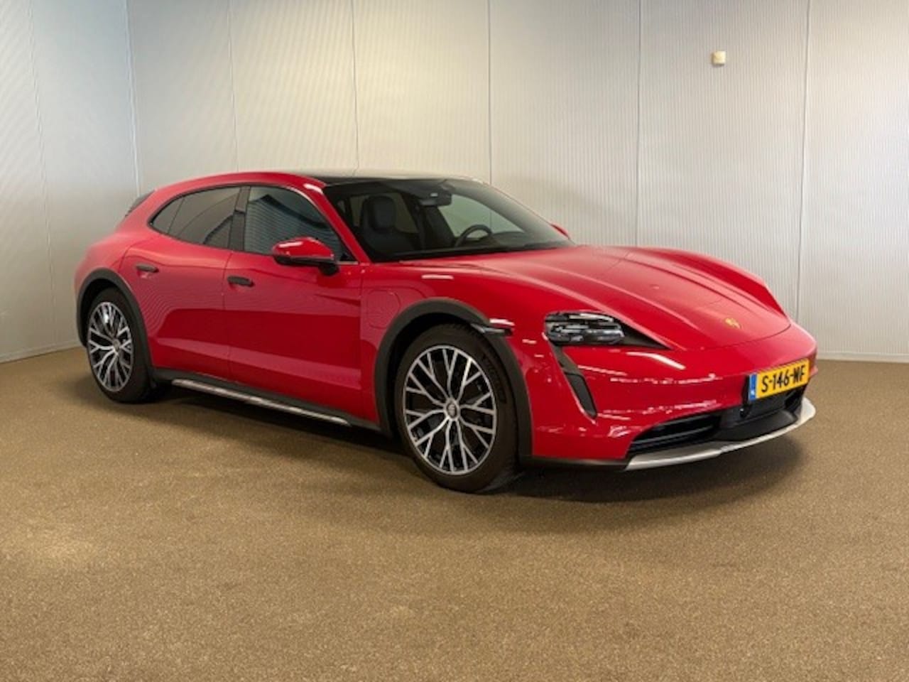 Porsche Taycan Cross Turismo - 4 93 kWh-PANO-HEAD UP-ACC-WARMTEPOMP-4 WIELSTURING-COMPLEET - AutoWereld.nl
