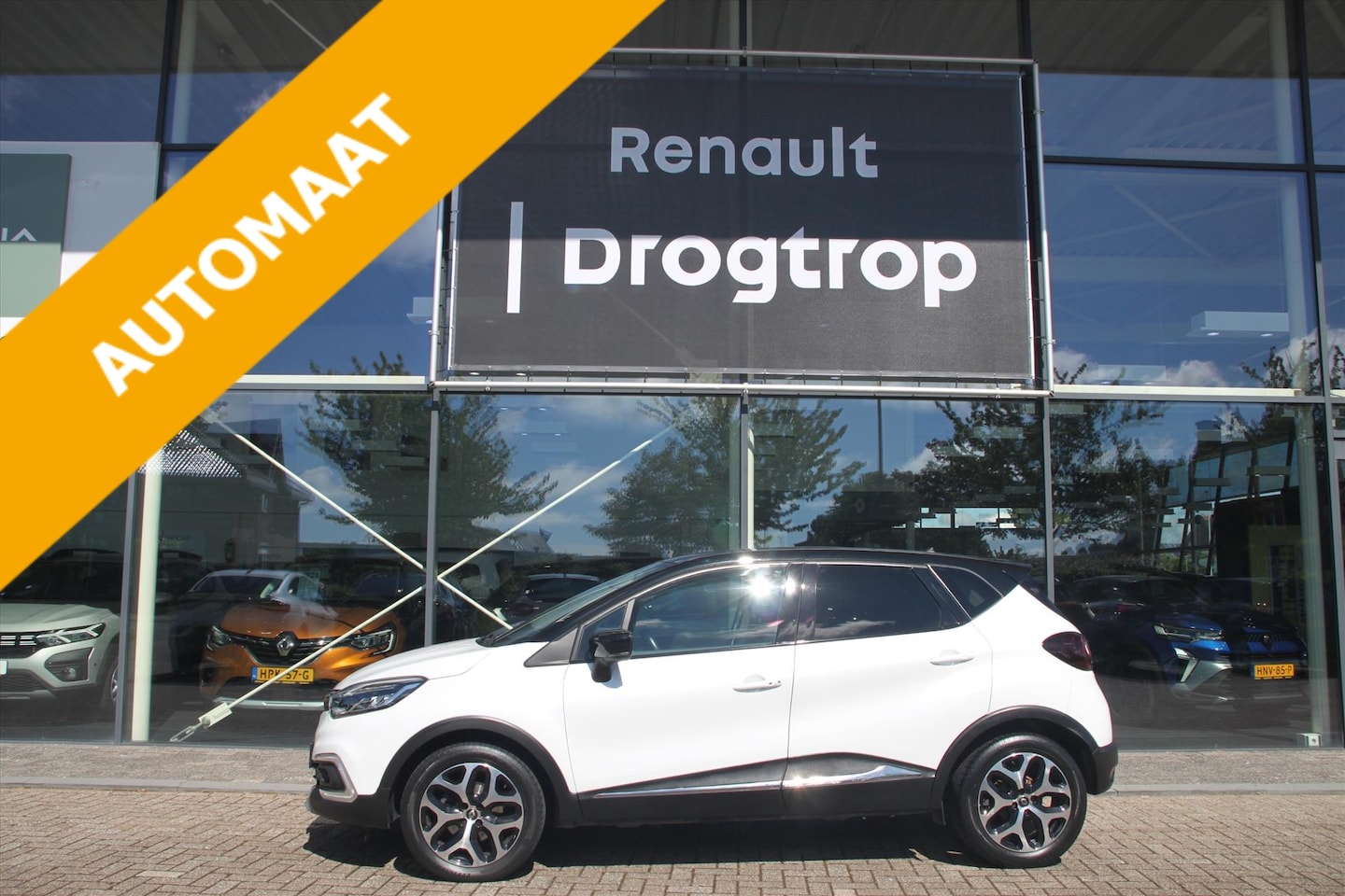 Renault Captur - 150PK-INTENS-AUTOM-60DKM-NAVI-GLASDAK-CAMERA- - AutoWereld.nl