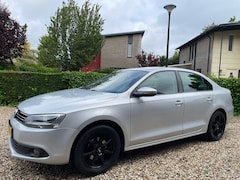 Volkswagen Jetta - 1.6 TDI Comfortline BlueMotion