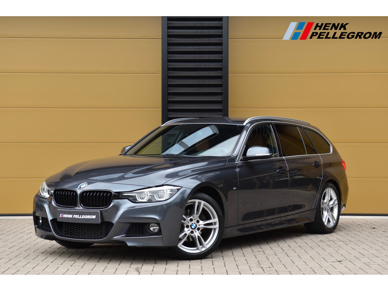 BMW 3-serie Touring - 318i M Sport * M Sportpakket * Leder * Stoelverwarming * Navigatie Professional * LED * PD - AutoWereld.nl