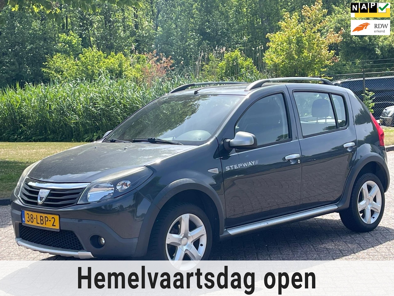 Dacia Sandero Stepway - 1.6 Stepway/AIRCO/ELEC RAMEN VOOR/TREKHAAK - AutoWereld.nl