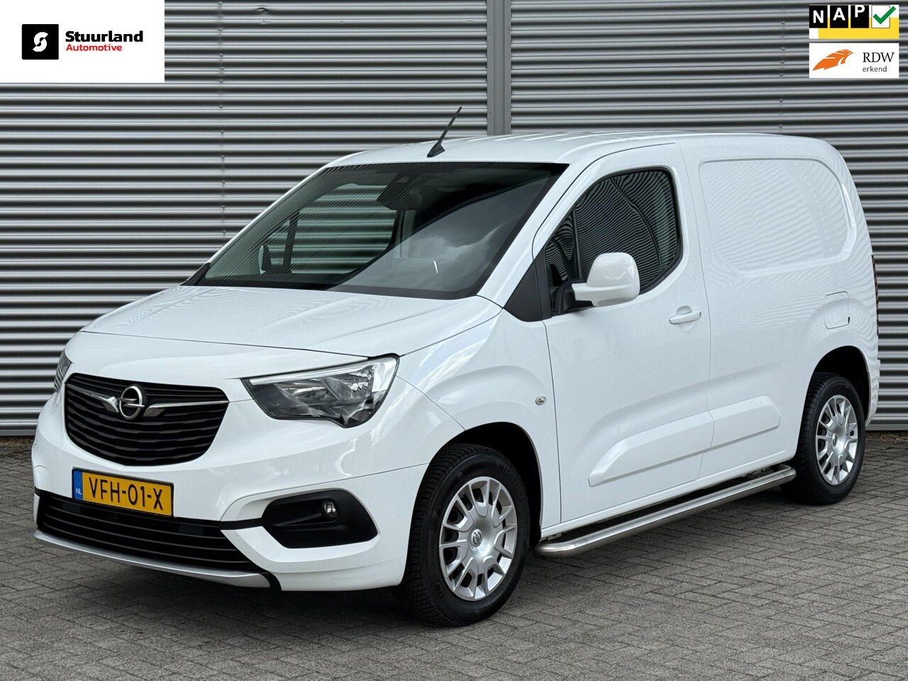 Opel Combo - 1.5D L1H1 100pk Airco/ Navi/ Cruise/ PDC/ Carplay/ Euro 6/ - AutoWereld.nl