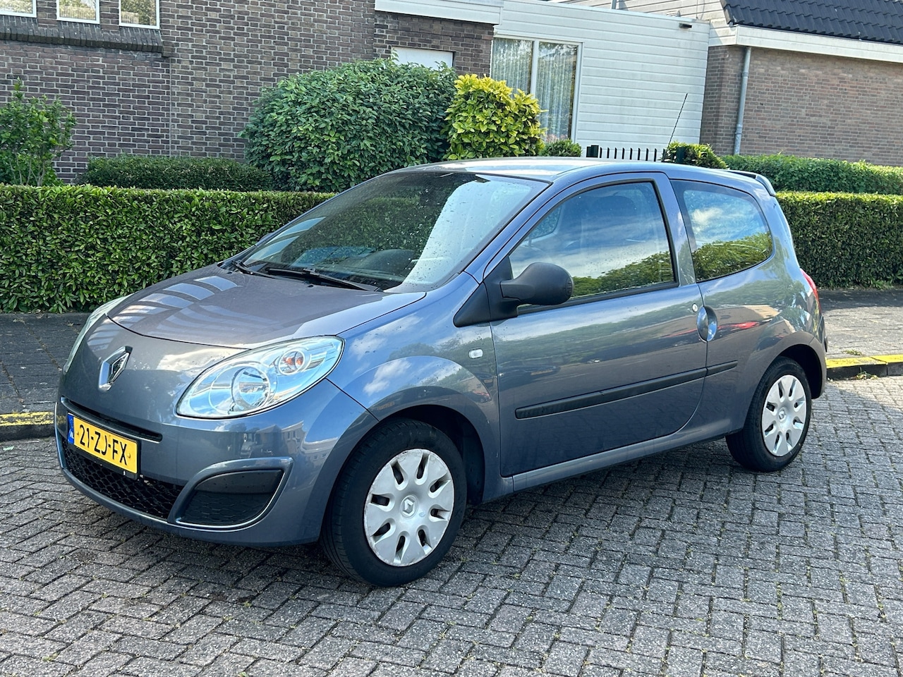 Renault Twingo - 1.2 Authentique 2008 Stuurbekrachtiging! Centrale vergrendeling! Goed rijdend! Zuinig! - AutoWereld.nl
