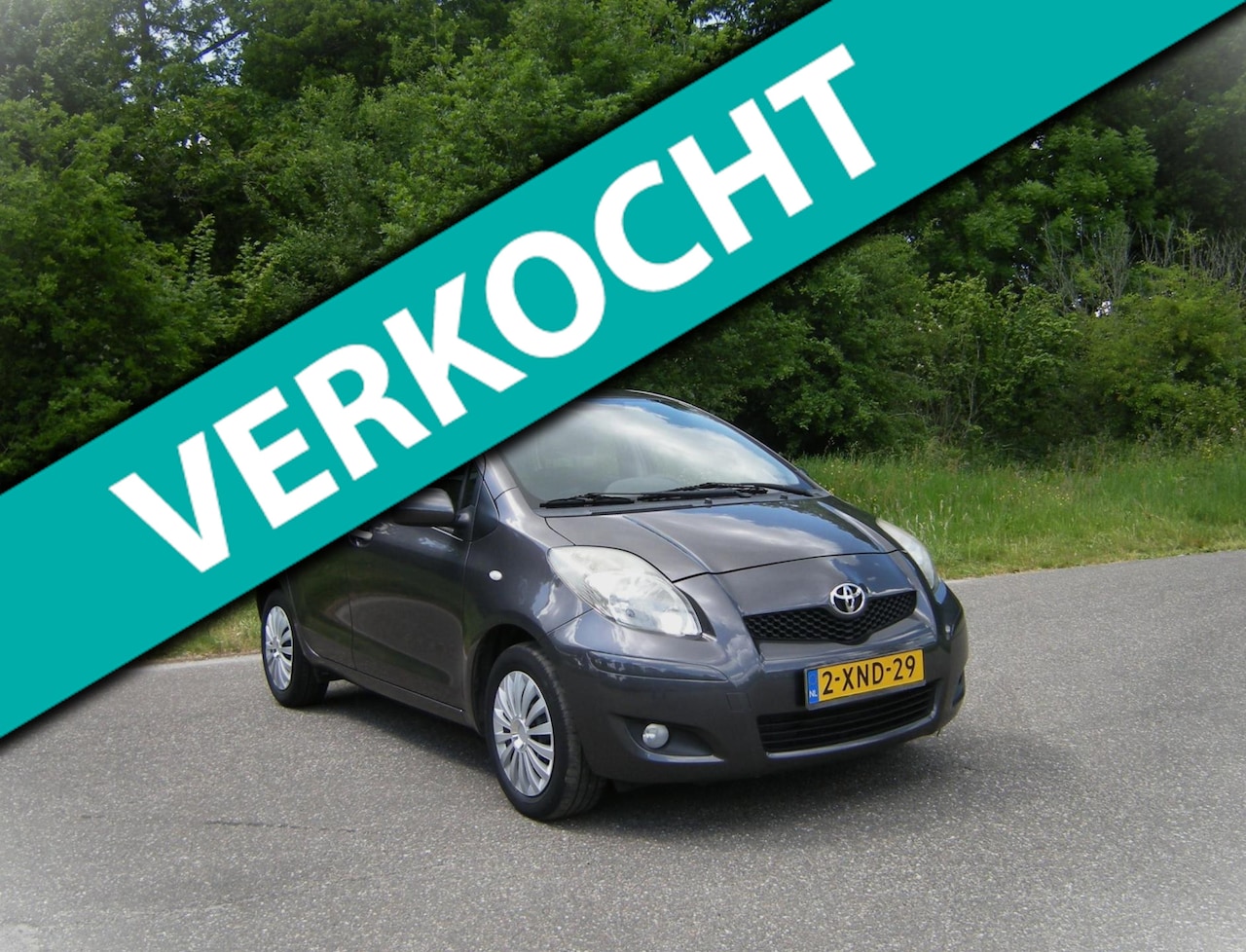 Toyota Yaris - 1.3 VVTi Aspiration . 5 Drs . AUTOMAAT . Airco . Navigatie . enz - AutoWereld.nl