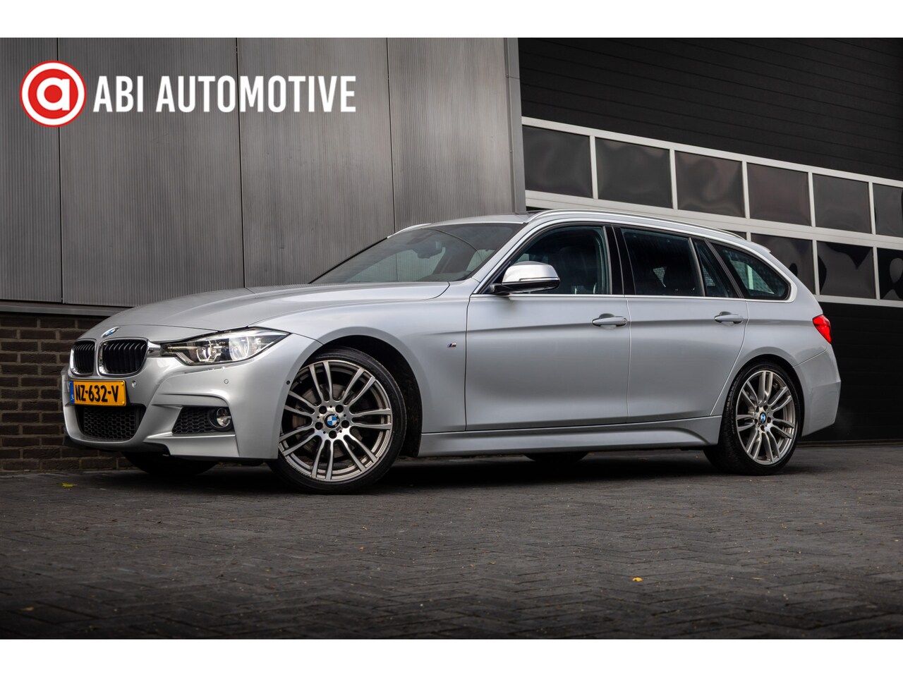 BMW 3-serie Touring - 330i 252 pk Centennial High Executive M-Sportpakket / NL-Auto/ Pano-Dak/ Keyless/ Head-Up/ - AutoWereld.nl