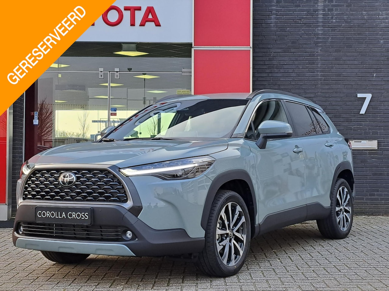 Toyota Corolla Cross - 1.8 HYBRID 140 STYLE APPLE/ANDROID 18"LMV PRIVACY-GLASS LED EL-ACHTERKLEP NIEUW! - AutoWereld.nl