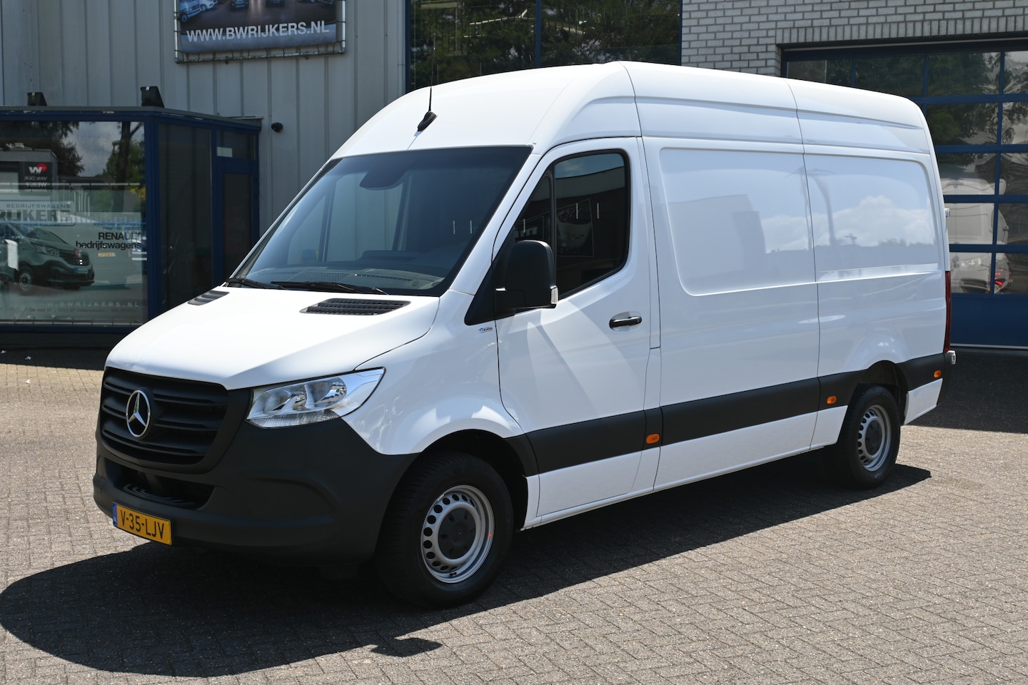 Mercedes-Benz Sprinter - 317 CDI L2H2 RWD 3500kg Trekhaak, MBUX navigatie met camera, Dodehoek assyst - AutoWereld.nl