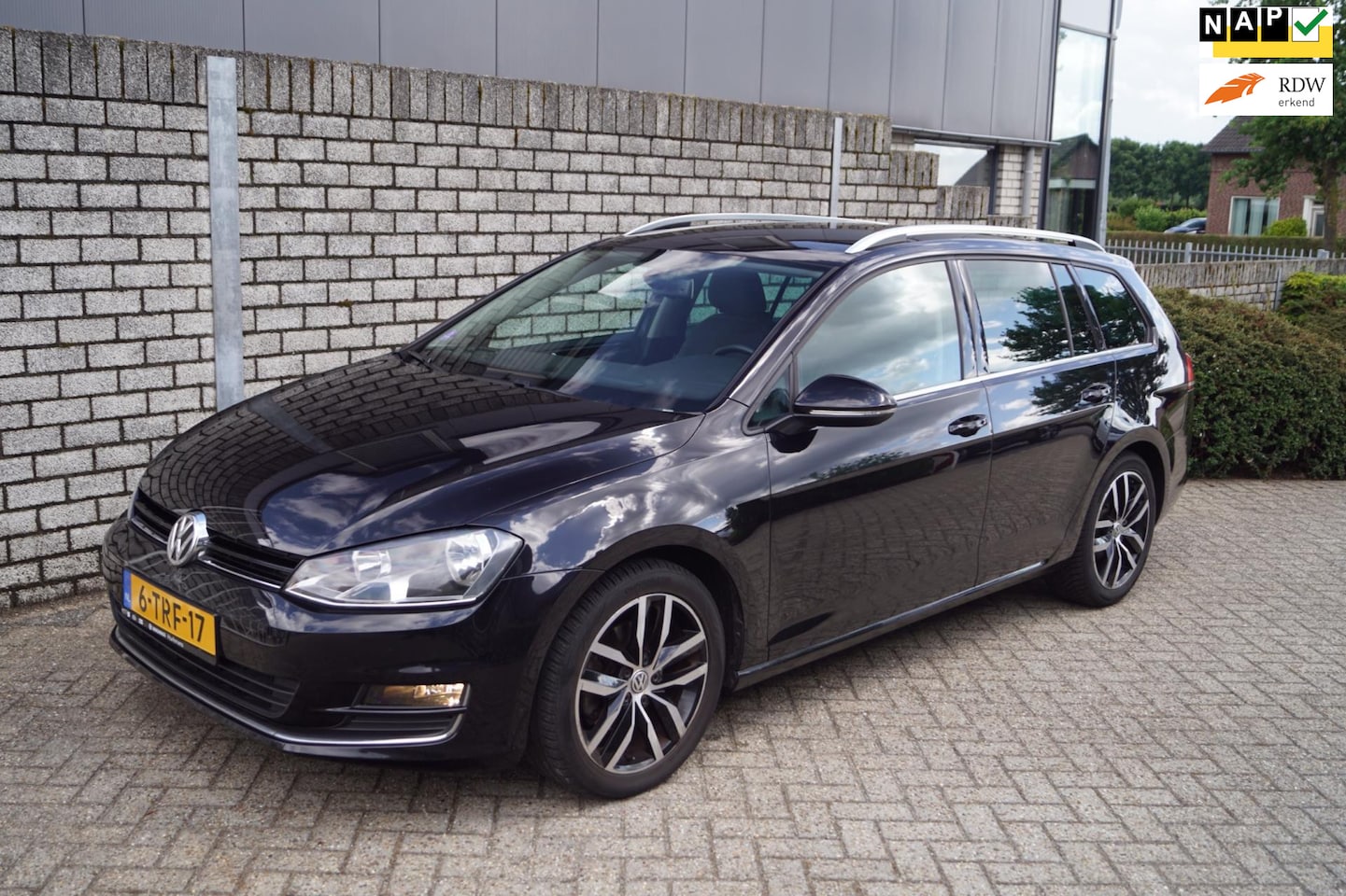Volkswagen Golf Variant - 1.4 TSI Highline Autom Alcantara Sportst Navi Clima Cruise LMV Trekhaak ENZ. - AutoWereld.nl