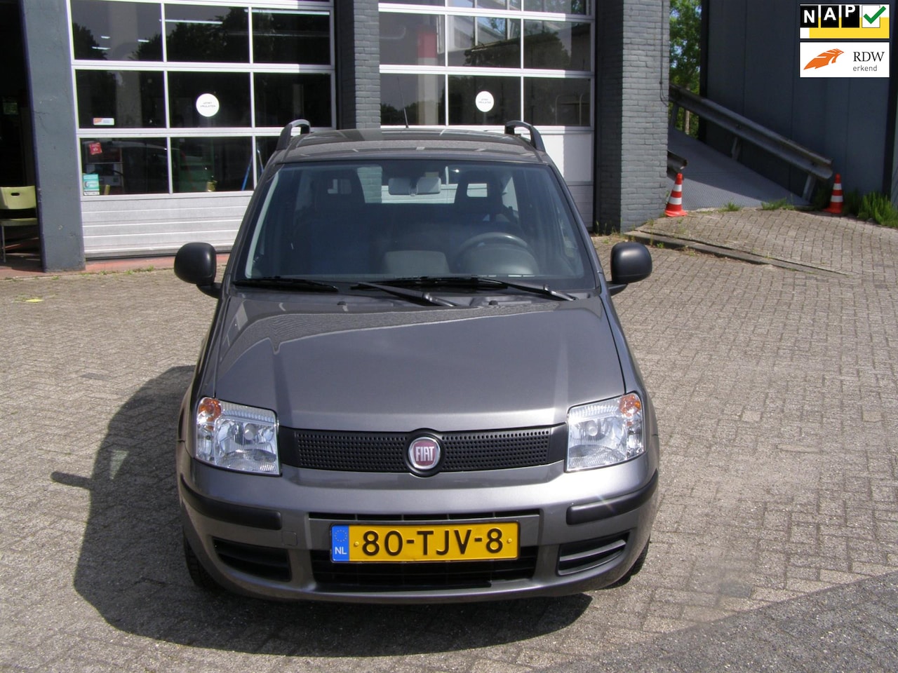 Fiat Panda - 1.2 Active met electrische ramen en airco - AutoWereld.nl